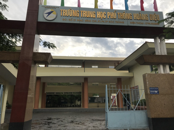 Hạ điểm chuẩn, tăng chỉ tiêu tuyển sinh để con lãnh đạo đậu vào lớp 10? Hạ điểm chuẩn, tăng chỉ tiêu tuyển sinh để con lãnh đạo đậu vào lớp 10?