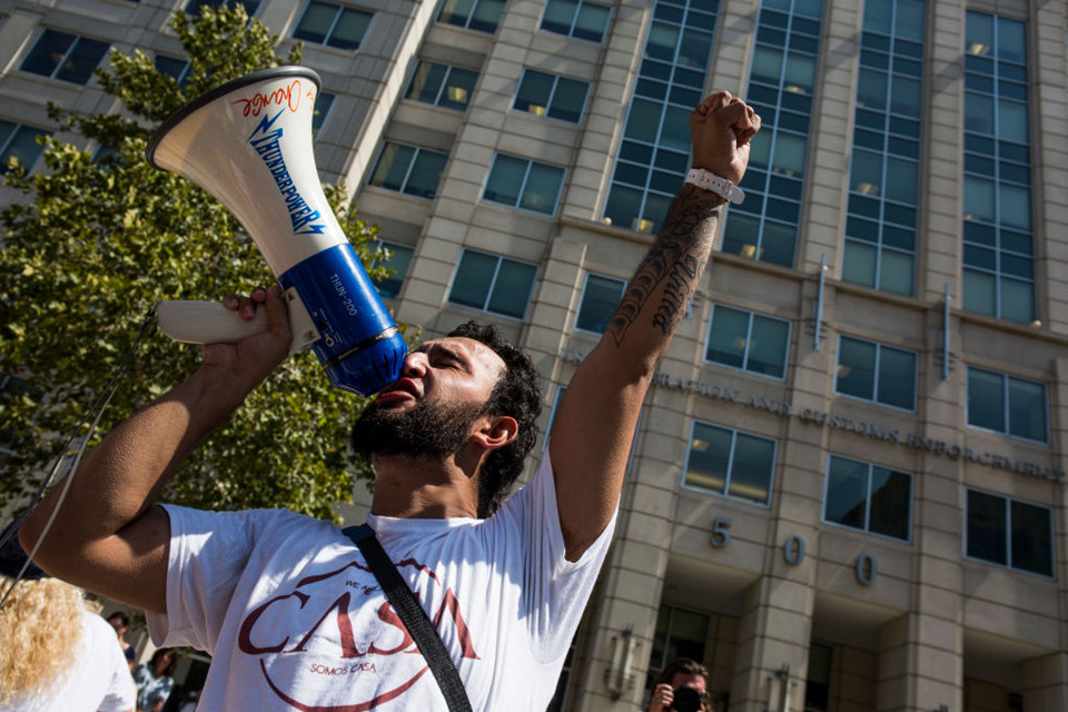 Trump ngưng 'Chính sách Giấc mơ' của Obama, biểu tình nổ ra khắp Mỹ Trump ngưng 'Chính sách Giấc mơ' của Obama, biểu tình nổ ra khắp Mỹ