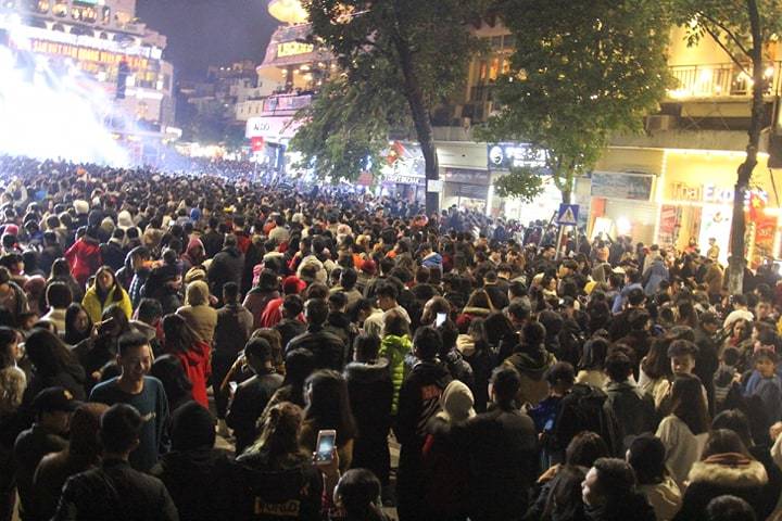 Rộn ràng đón năm mới 2019 khắp 3 miền Rộn ràng đón năm mới 2019 khắp 3 miền