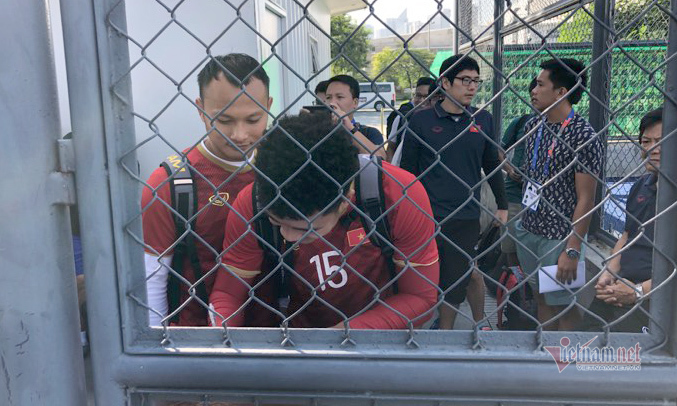 U22 Việt Nam phải... điểm danh, ký tên mới được tập luyện U22 Việt Nam phải... điểm danh, ký tên mới được tập luyện