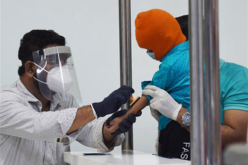 Diễn biến COVID-19 tới ngày 19/5: Thế giới trên 319.700 ca tử vong, gần 4,9 triệu người mắc bệnh