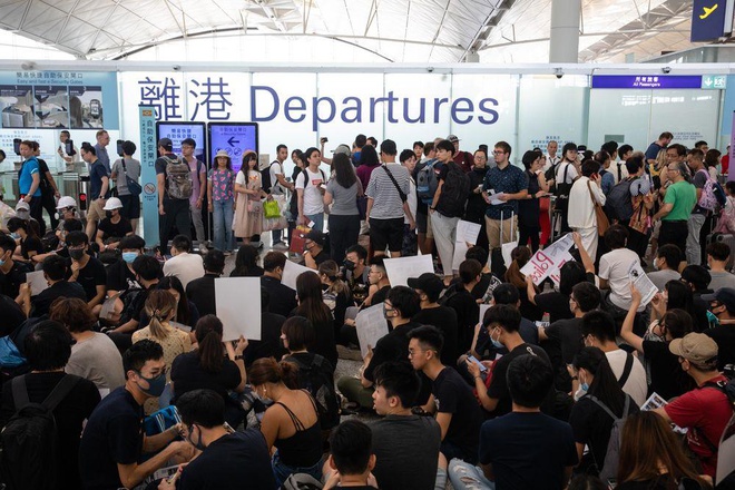 'Biểu tình ở Hong Kong nghiêm trọng hơn thương chiến Mỹ - Trung'