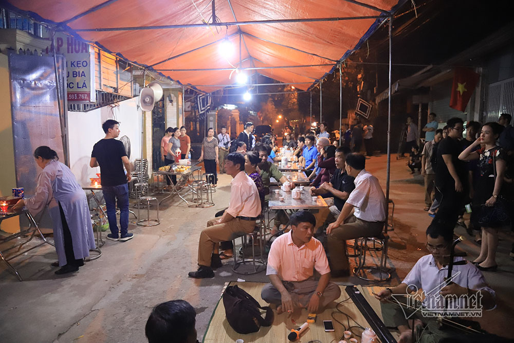 8 học sinh chết đuối trên sông Đà: Những đám tang vội vã trong đêm