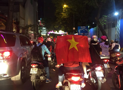 U.23 Việt Nam vào bán kết tuyệt vời: Biển người ra đường ăn mừng U.23 Việt Nam vào bán kết tuyệt vời: Biển người ra đường ăn mừng