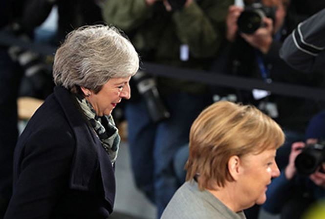 Thủ tướng Anh nguy cơ mất ghế, Brexit hỗn loạn Thủ tướng Anh nguy cơ mất ghế, Brexit hỗn loạn