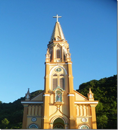 Dương Sĩ Nho còn xứng đáng là linh mục? -  Kỳ 2: Tận thu trên mồ hôi, công sức giáo dân