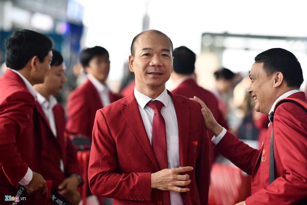 Đoàn TTVN phủ sắc đỏ sân bay Nội Bài trước giờ sang Philippines Đoàn TTVN phủ sắc đỏ sân bay Nội Bài trước giờ sang Philippines