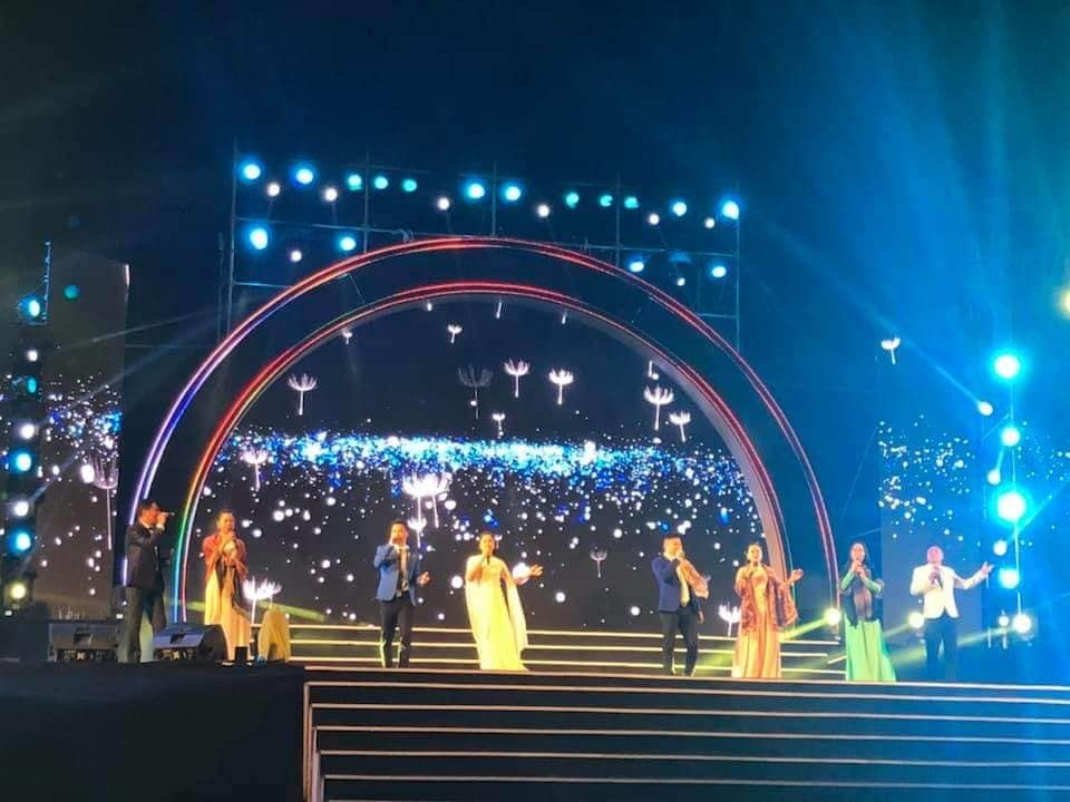 Rộn ràng đón năm mới 2019 khắp 3 miền Rộn ràng đón năm mới 2019 khắp 3 miền