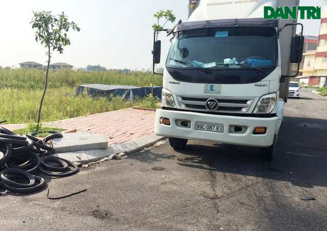 Manh mối nào khiến thủ phạm đổ chất thải “đầu độc” nguồn nước sông Đà bị bắt giữ? Manh mối nào khiến thủ phạm đổ chất thải “đầu độc” nguồn nước sông Đà bị bắt giữ?