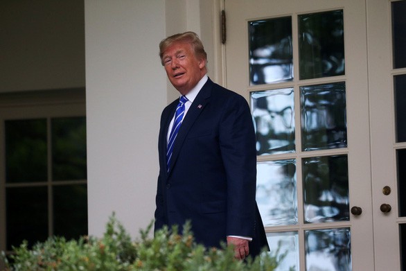 Tổng thống Trump bất ngờ tuyên bố áp thuế 300 tỉ USD hàng Trung Quốc Tổng thống Trump bất ngờ tuyên bố áp thuế 300 tỉ USD hàng Trung Quốc