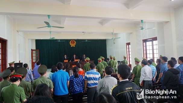 Hoãn phiên tòa xét xử "Dũng phi hổ" Hoãn phiên tòa xét xử "Dũng phi hổ"