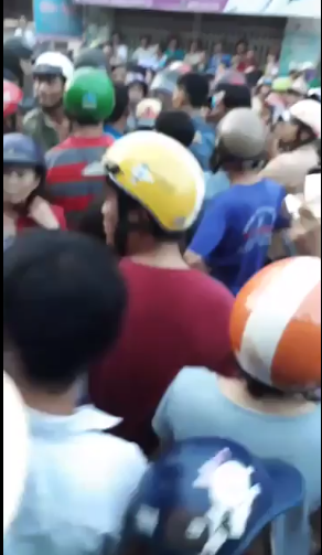 Vụ hàng trăm người vây xe CSGT: Clip chứng minh CSGT không truy đuổi Vụ hàng trăm người vây xe CSGT: Clip chứng minh CSGT không truy đuổi