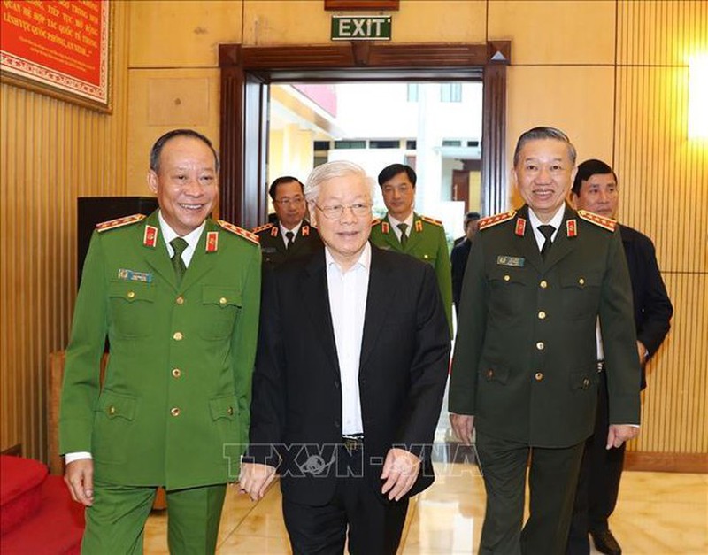 “Không để những cán bộ vi phạm được cơ cấu vào cấp ủy nhiệm kỳ mới” “Không để những cán bộ vi phạm được cơ cấu vào cấp ủy nhiệm kỳ mới”