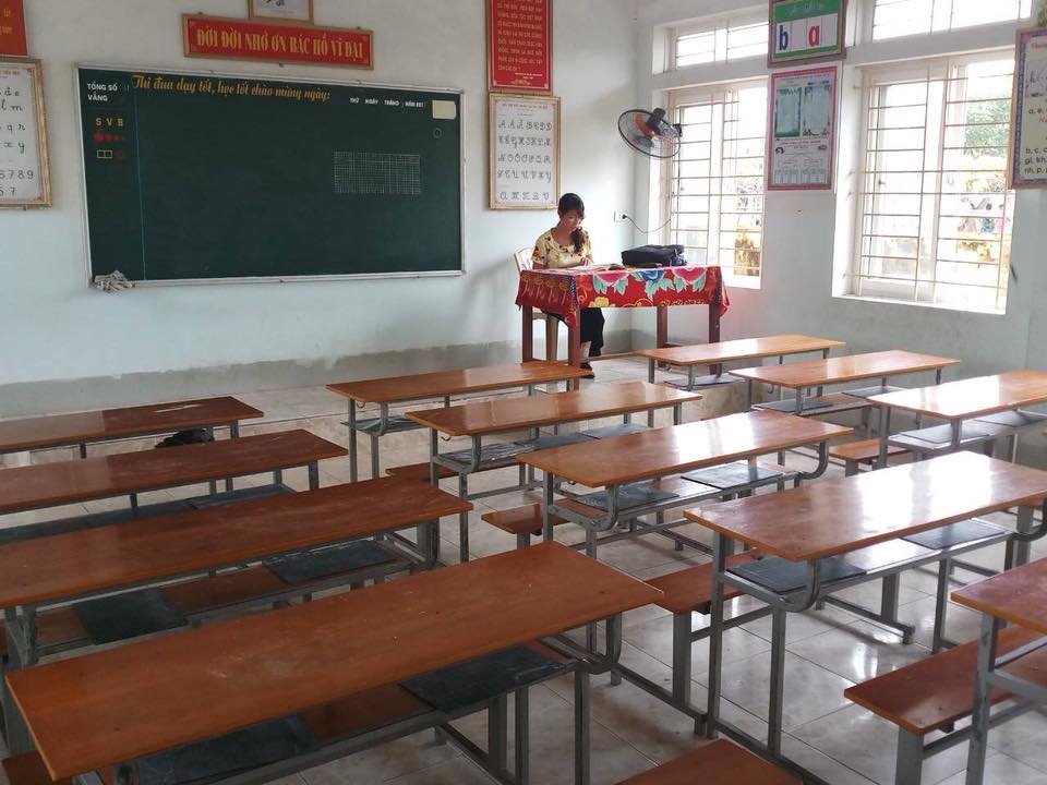 Ai cho tao đi học?