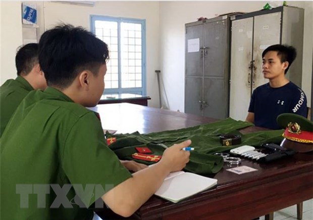 Tạm giam đối tượng giả danh công an để lừa đảo chiếm đoạt tài sản Tạm giam đối tượng giả danh công an để lừa đảo chiếm đoạt tài sản