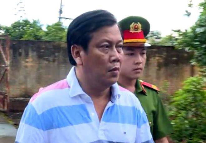 Đại gia Trịnh Sướng và đồng phạm thu lợi hàng nghìn tỷ từ xăng giả? Đại gia Trịnh Sướng và đồng phạm thu lợi hàng nghìn tỷ từ xăng giả?