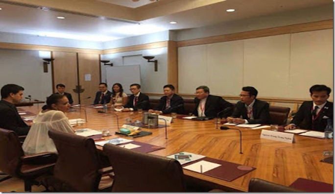 Linh mục Nguyễn Thanh Tịnh và những chuyến đi “cõng rắn cắn gà nhà”