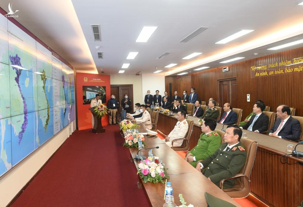 Thủ tướng dự khai trương 2 hệ thống CSDL phục vụ lợi ích cho mọi người dân Thủ tướng dự khai trương 2 hệ thống CSDL phục vụ lợi ích cho mọi người dân