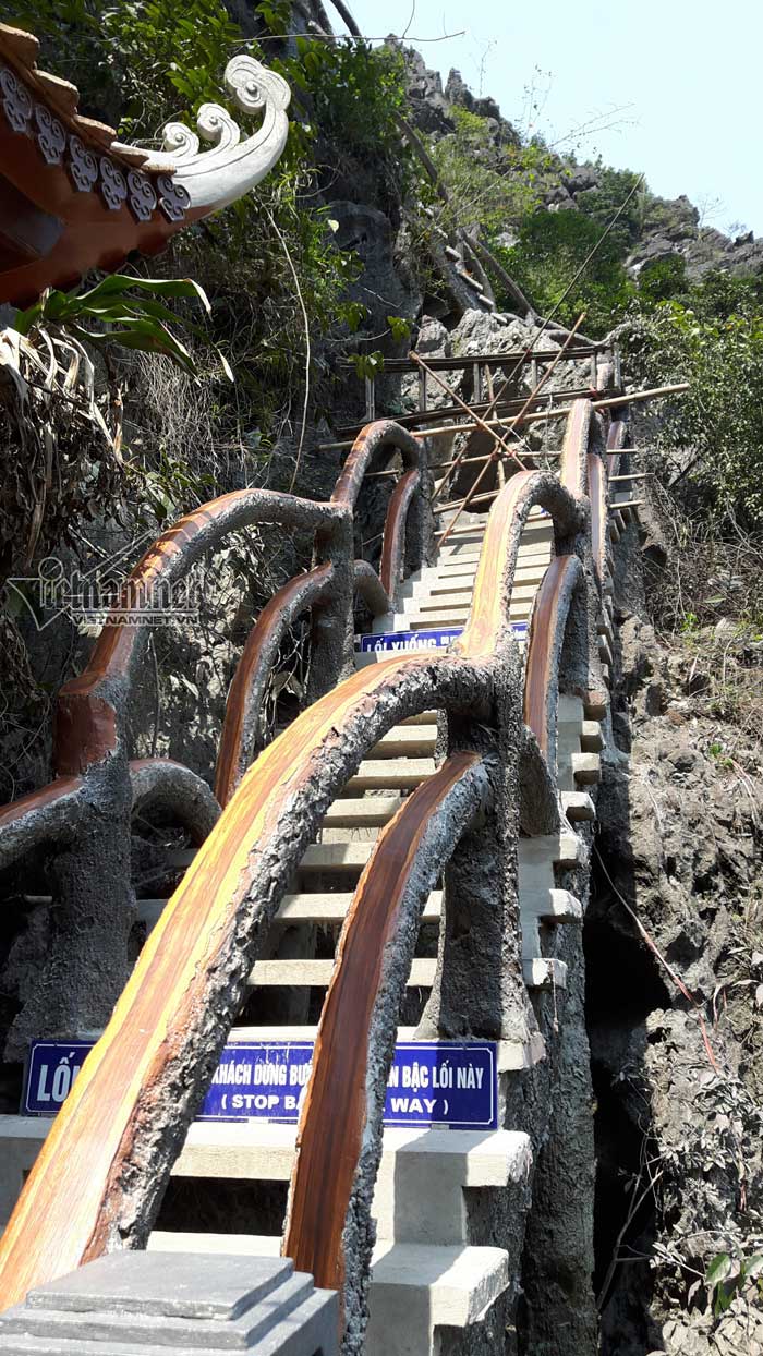 Bộ Văn hoá yêu cầu khẩn trương tháo gỡ công trình sai phạm tại Tràng An cổ