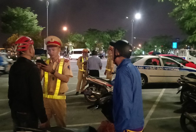 Lập web chuyên... 'chỉ điểm' nơi CSGT chặn đo nồng độ cồn Lập web chuyên... 'chỉ điểm' nơi CSGT chặn đo nồng độ cồn