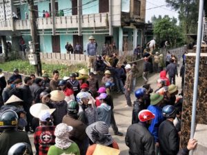 NÓNG: LM NGUYỄN ĐỨC NHÂN QUẢN XỨ GIÁO XỨ KẺ GAI XUI CHIÊN CHIẾM ĐẤT ĐỂ XÂY NHÀ NGUYỆN NÓNG: LM NGUYỄN ĐỨC NHÂN QUẢN XỨ GIÁO XỨ KẺ GAI XUI CHIÊN CHIẾM ĐẤT ĐỂ XÂY NHÀ NGUYỆN