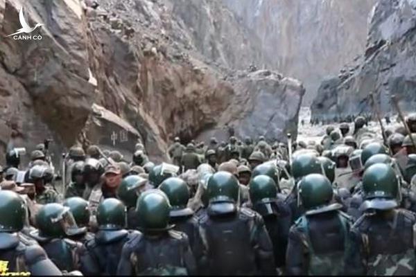 Trung Quốc lần đầu công bố video đụng độ chết người với Ấn Độ Trung Quốc lần đầu công bố video đụng độ chết người với Ấn Độ