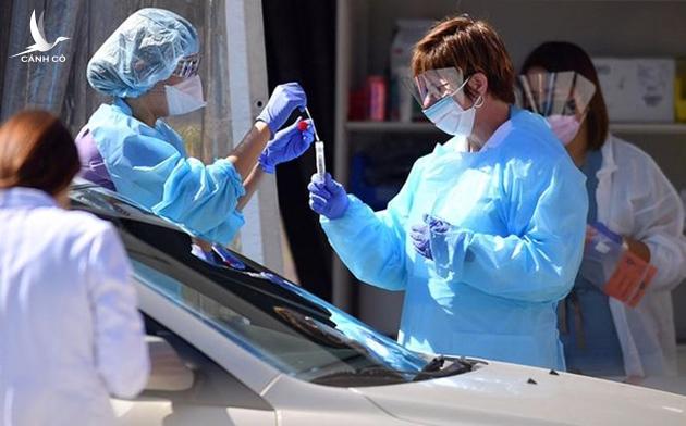 Biến thể Delta sinh sôi trong hàng triệu lá phổi người Châu Âu sau “ngày tự do” Biến thể Delta sinh sôi trong hàng triệu lá phổi người Châu Âu sau “ngày tự do”