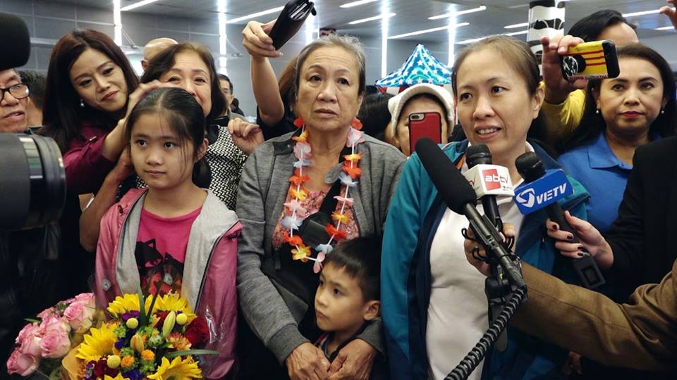 ĐÃ 1 THÁNG MẸ NẤM SANG MỸ - MÚA MÉP NHƯ TÉP NHẢY