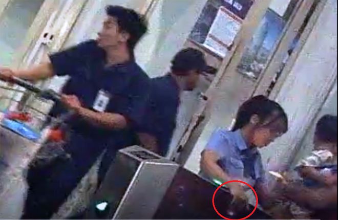 Lật tẩy đường dây người 'nhà tàu' bán vé lụi: Chung chi trên tàu Lật tẩy đường dây người 'nhà tàu' bán vé lụi: Chung chi trên tàu