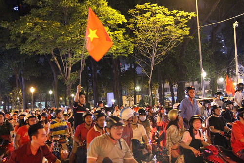 U.23 Việt Nam vào bán kết tuyệt vời: Biển người ra đường ăn mừng U.23 Việt Nam vào bán kết tuyệt vời: Biển người ra đường ăn mừng