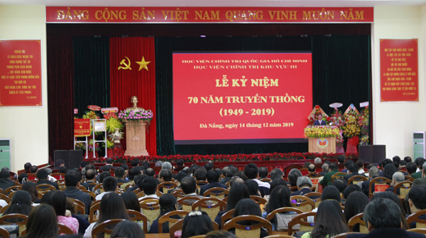 Thủ tướng trao Huân chương Lao động hạng Nhất cho Học viện Chính trị khu vực III Thủ tướng trao Huân chương Lao động hạng Nhất cho Học viện Chính trị khu vực III