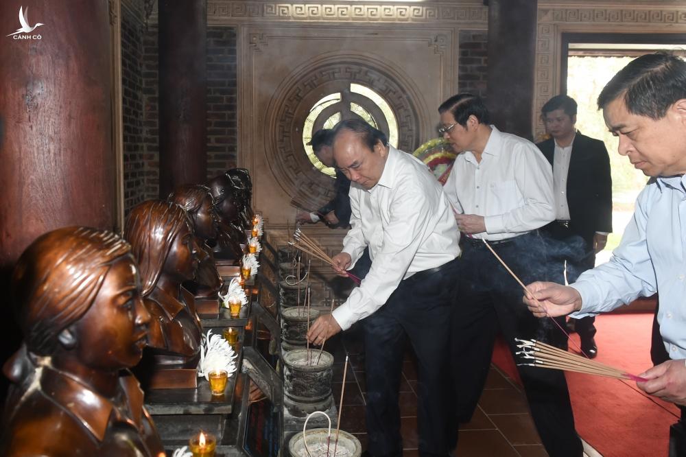 Thủ tướng dự Lễ hưởng ứng chương trình trồng 1 tỷ cây xanh tại Nghệ An Thủ tướng dự Lễ hưởng ứng chương trình trồng 1 tỷ cây xanh tại Nghệ An