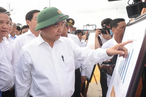 Thủ tướng Nguyễn Xuân Phúc kiểm tra “cửa ngõ giao thương phía Nam” Thủ tướng Nguyễn Xuân Phúc kiểm tra “cửa ngõ giao thương phía Nam”