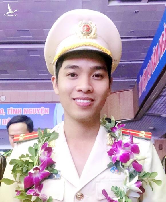 Bộ trưởng Tô Lâm đối thoại với đoàn viên thanh niên Công an Bộ trưởng Tô Lâm đối thoại với đoàn viên thanh niên Công an