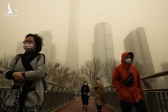 Bão cát ‘kinh khủng nhất thập kỷ’ phủ vàng Bắc Kinh và 11 tỉnh Trung Quốc Bão cát ‘kinh khủng nhất thập kỷ’ phủ vàng Bắc Kinh và 11 tỉnh Trung Quốc