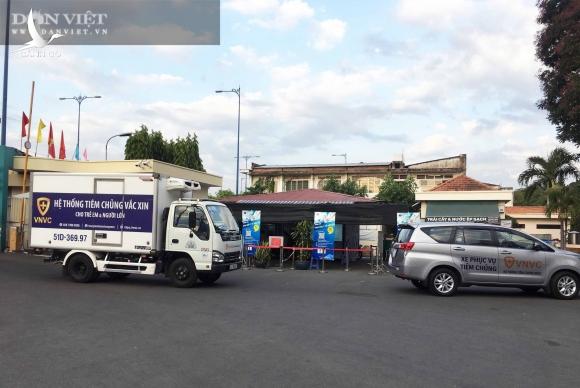 Cận cảnh lô vaccine Covid-19 tiêm đợt đầu tiên tại TP.HCM Cận cảnh lô vaccine Covid-19 tiêm đợt đầu tiên tại TP.HCM