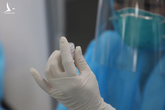 5.248 người đã tiêm vắc-xin Covid-19 của AstraZeneca 5.248 người đã tiêm vắc-xin Covid-19 của AstraZeneca