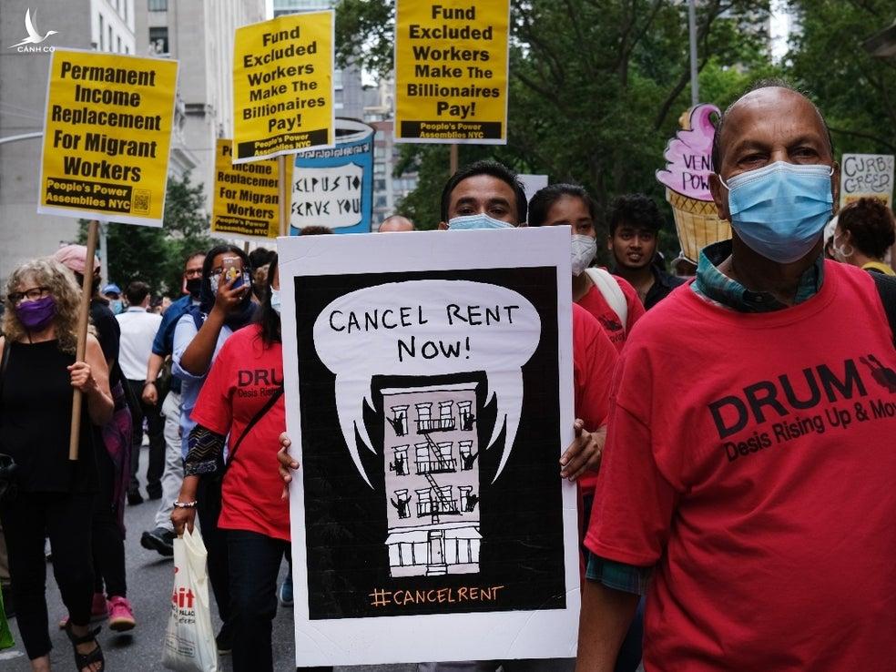 New York ùn ứ vì người lao động biểu tình đòi quyền lợi New York ùn ứ vì người lao động biểu tình đòi quyền lợi