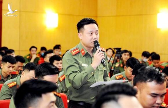 Bộ trưởng Tô Lâm đối thoại với đoàn viên thanh niên Công an Bộ trưởng Tô Lâm đối thoại với đoàn viên thanh niên Công an