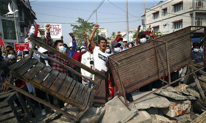 WFP: Đảo chính, bạo loạn – Myanmar tự đẩy mình vào nghèo đói WFP: Đảo chính, bạo loạn – Myanmar tự đẩy mình vào nghèo đói