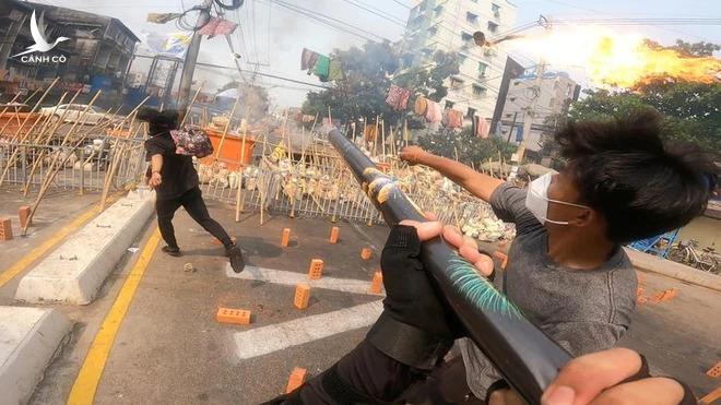 Về khả năng Trung Quốc can thiệp quân sự vào Myanmar Về khả năng Trung Quốc can thiệp quân sự vào Myanmar