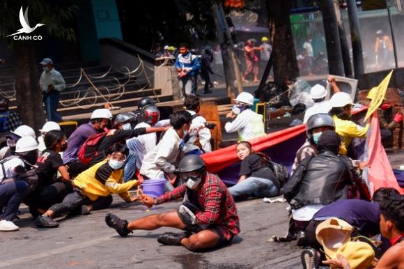 18 người biểu tình thiệt mạng trong một ngày ở Myanmar 18 người biểu tình thiệt mạng trong một ngày ở Myanmar