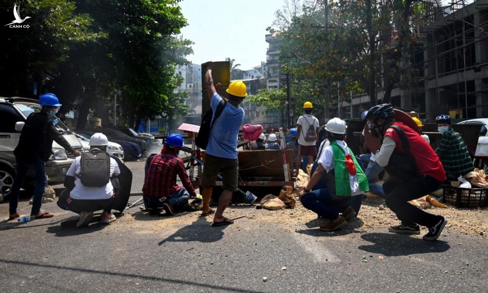 Cuộc biểu tình biến thành đổ máu tại Myanmar
