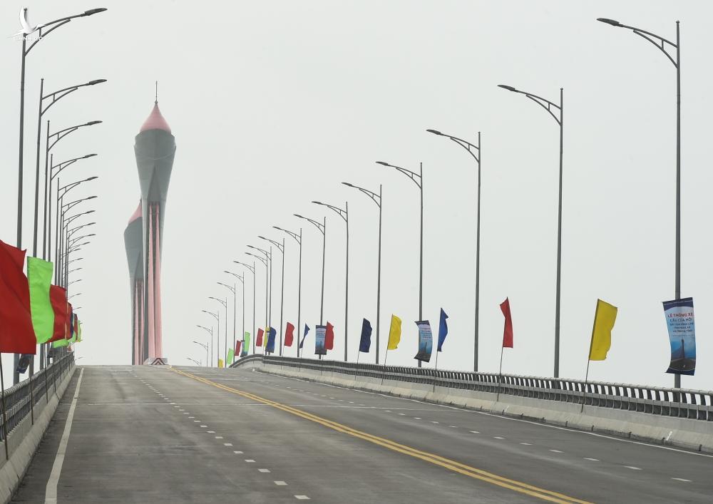 Thủ tướng cắt băng thông xe cầu Cửa Hội nối Nghệ An – Hà Tĩnh Thủ tướng cắt băng thông xe cầu Cửa Hội nối Nghệ An – Hà Tĩnh