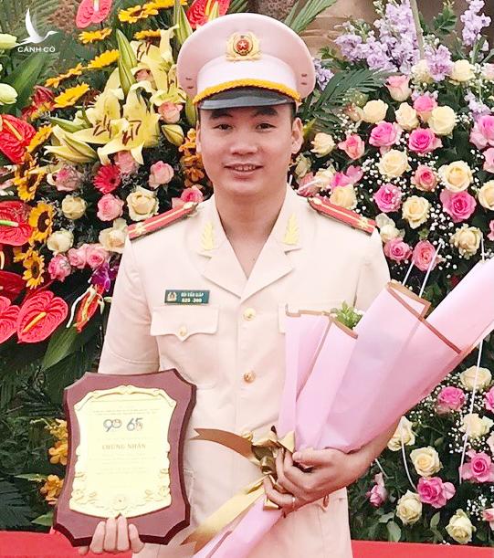 Bộ trưởng Tô Lâm đối thoại với đoàn viên thanh niên Công an Bộ trưởng Tô Lâm đối thoại với đoàn viên thanh niên Công an