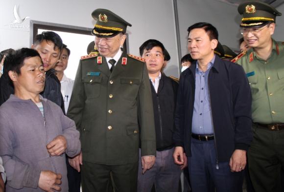 Bộ Công an hỗ trợ 30 tỉ làm 600 nhà cho hộ nghèo ở Thanh Hóa Bộ Công an hỗ trợ 30 tỉ làm 600 nhà cho hộ nghèo ở Thanh Hóa