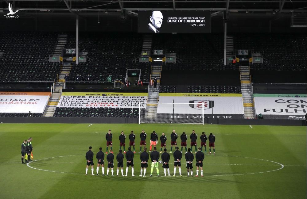 Anh bắn đại bác toàn quốc tưởng nhớ Hoàng thân Philip