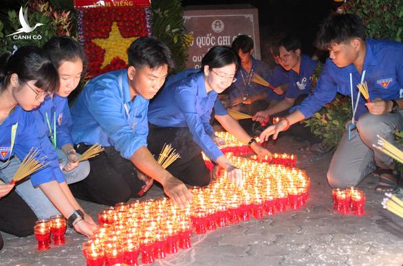 Mừng ngày thống nhất, vọng nhớ các anh! Mừng ngày thống nhất, vọng nhớ các anh!