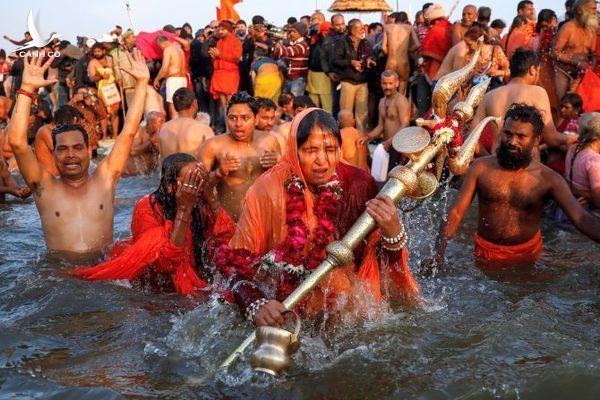 Hai lễ hội ‘siêu lây nhiễm’ góp phần gây ra thảm kịch Covid-19 ở Ấn Độ Hai lễ hội ‘siêu lây nhiễm’ góp phần gây ra thảm kịch Covid-19 ở Ấn Độ