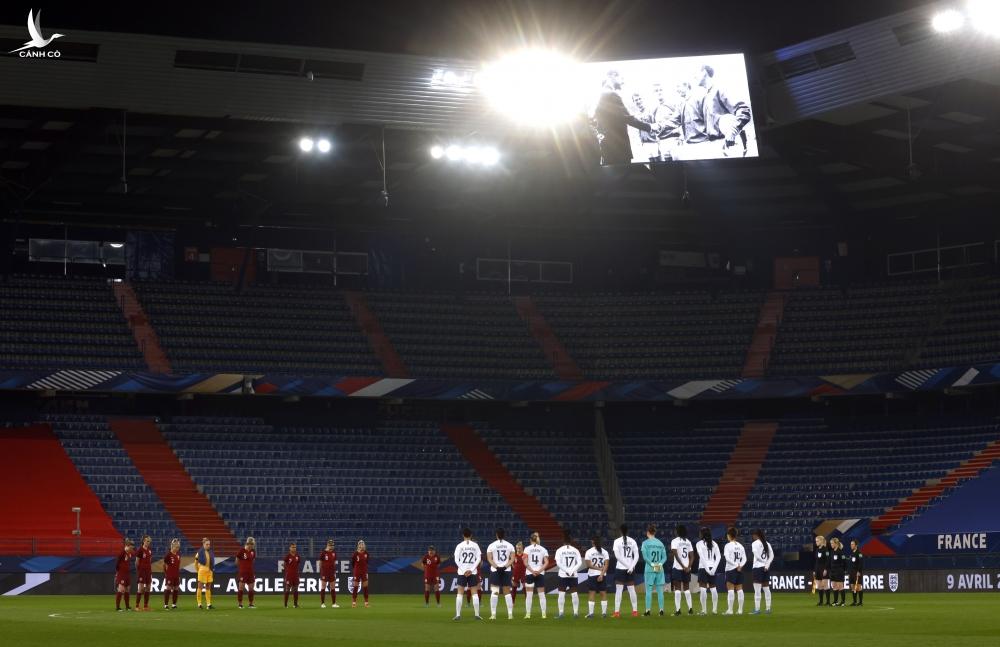 Anh bắn đại bác toàn quốc tưởng nhớ Hoàng thân Philip